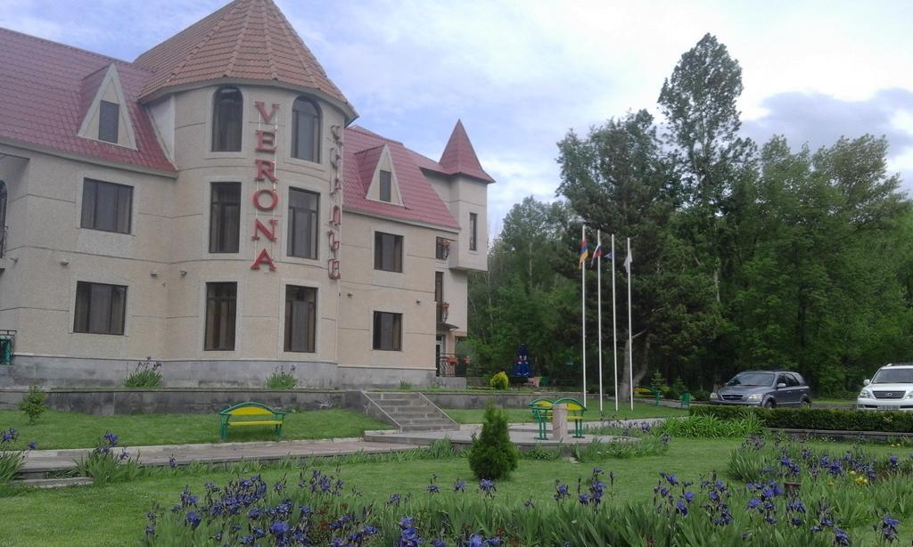 Jermuk Verona Resort Екстер'єр фото