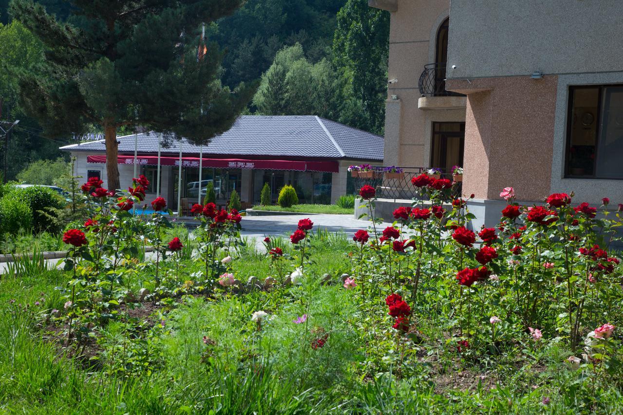 Jermuk Verona Resort Екстер'єр фото